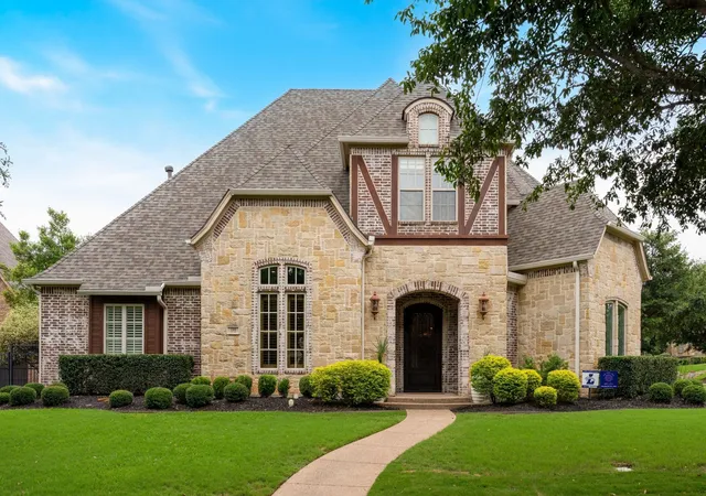 Photo 1 of Single family home for sale at 2101 Vail Rd, Southlake, TX 76092 | MLS# 21276956 | Listing updated on 2026-08-25