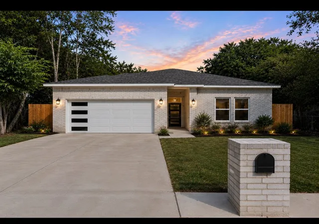 Photo 1 of Single family home for sale at 4715 Ramey Ave, Fort Worth, TX 76105 | MLS# 21285122 | Listing updated on 2026-08-30