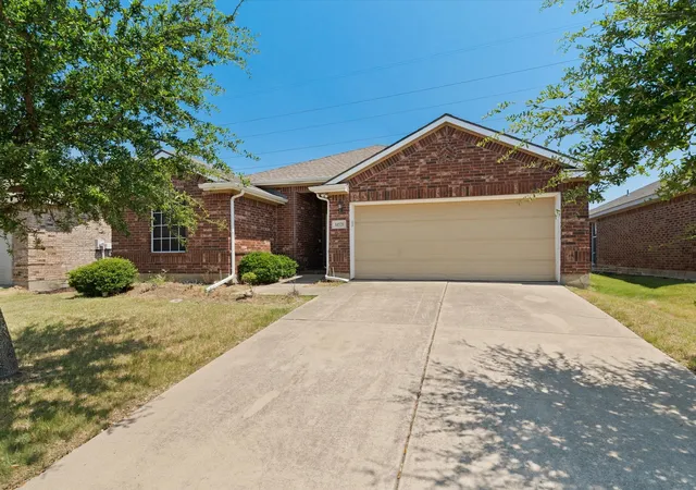 Photo 3 of Single family home for sale at 14520 Eaglemont Dr, Little Elm, TX 75068 | MLS# 21277911 | Listing updated on 2026-08-19