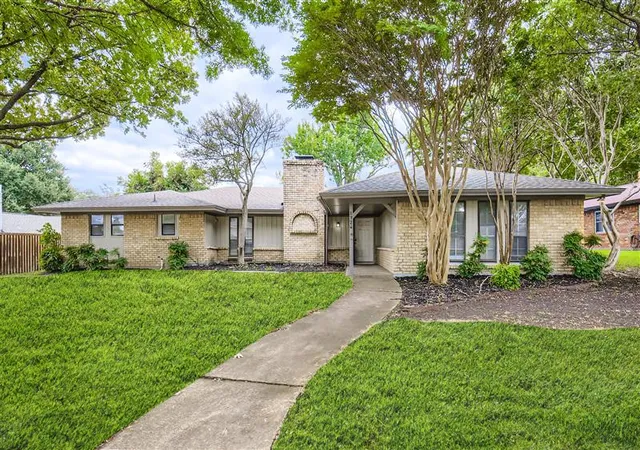 Homes for sale in Plano, TX | 1724 Midcrest Dr, Plano, TX 75075 | MLS# 21283788