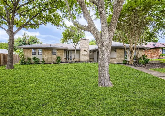 Homes for sale in Plano, TX | 1724 Midcrest Dr, Plano, TX 75075 | MLS# 21283788