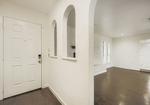 Homes for sale in Plano, TX | 1724 Midcrest Dr, Plano, TX 75075 | MLS# 21283788