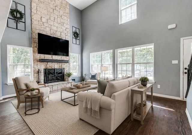 Photo 3 of Single family home for sale at 200 Lakeside Dr, Quinlan, TX 75474 | MLS# 21283495 | Listing updated on 2026-08-22