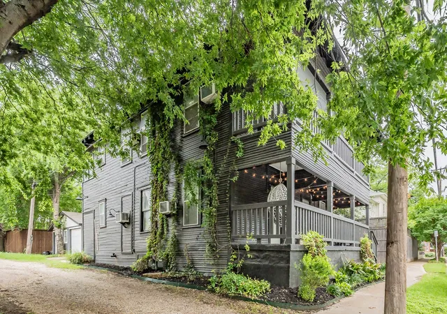 3rd image of 1409 W Allen Ave, Fort Worth, TX 76110 | MLS# 21280934