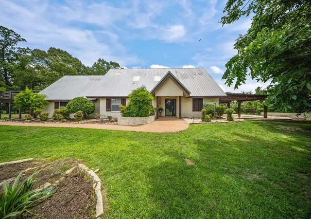 Homes for sale in Hawkins, TX | 1122 County Road 3750, Hawkins, TX 75765 | MLS# 21283709