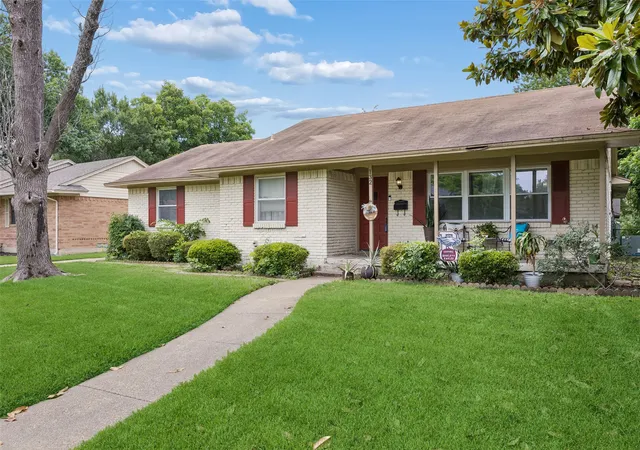 2nd image of 132 W Kenwood Dr, Garland, TX 75041 | MLS# 21264454