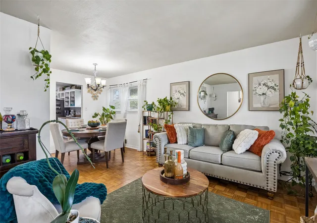 5th image of 132 W Kenwood Dr, Garland, TX 75041 | MLS# 21264454
