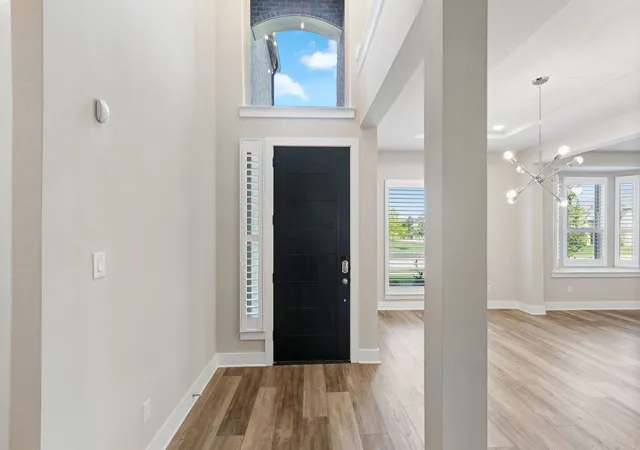 Photo 3 of Single family home for sale at 1938 Silver Creek Ln, Cedar Hill, TX 75104 | MLS# 21284199 | Listing updated on 2026-09-19