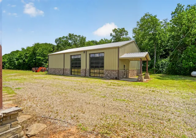 Photo 2 of Single family home for sale at 1524 County Road 34520, Sumner, TX 75486 | MLS# 21251045 | Listing updated on 2026-10-01
