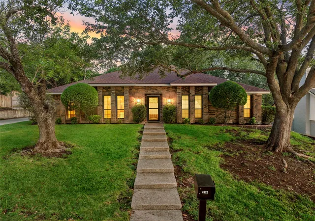 Single family home for sale at 4325 Green Point Dr, Waco, TX 76710 | MLS# 21283479