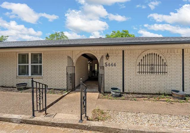 Homes for sale in Lorena, TX | 5444 Old Lorena Rd Rd, Lorena, TX 76655 | MLS# 21285226