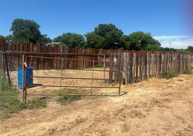 Homes for sale in Comanche, TX | 901 W Cherokee Ave, Comanche, TX 76442 | MLS# 21285267
