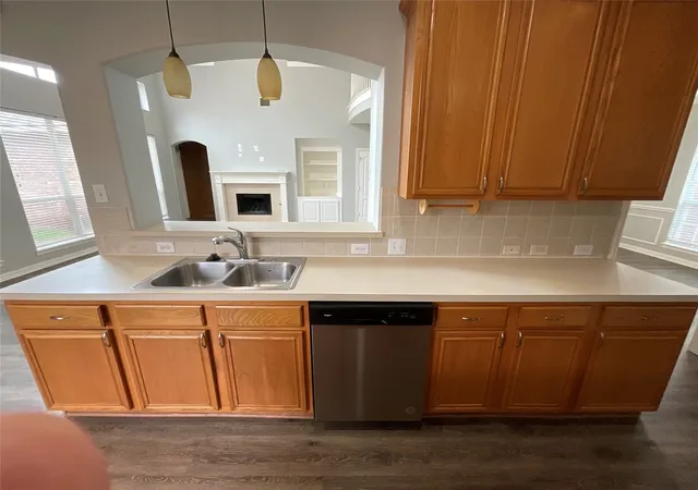 Photo 4 of Single family home for sale at 1055 Heathrow Dr, Frisco, TX 75036 | MLS# 21283808 | Listing updated on 2026-09-01