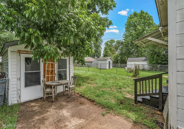 Photo 2 of Single family home for sale at 254 E Fairview St, Shreveport, LA 71104 | MLS# 21281226 | Listing updated on 2026-08-23