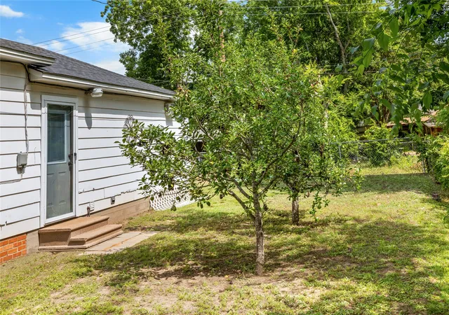 Homes for sale in Jacksonville, TX | 718 Howard St, Jacksonville, TX 75766 | MLS# 21284829