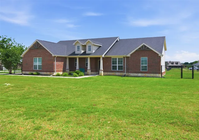 Single family home for sale at 6343 Rustic Edge St, Godley, TX 76044 | MLS# 21284440
