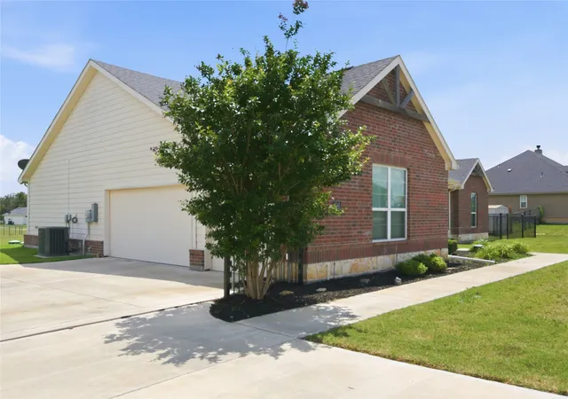 Photo 3 of Single family home for sale at 6343 Rustic Edge St, Godley, TX 76044 | MLS# 21284440 | Listing updated on 2026-08-22