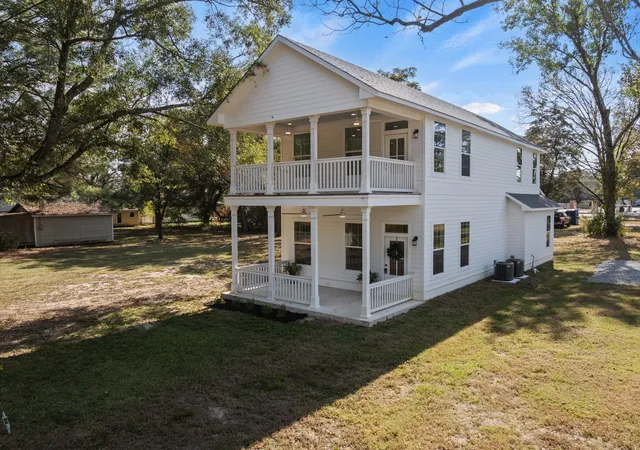 Photo 2 of Single family home for sale at 655 N Soda St, Jefferson, TX 75657 | MLS# 21285392 | Listing updated on 2026-07-08