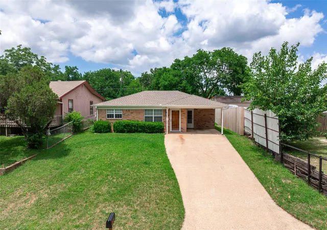 Homes for sale in Denison, TX | 815 W Hull St, Denison, TX 75020 | MLS# 21283281
