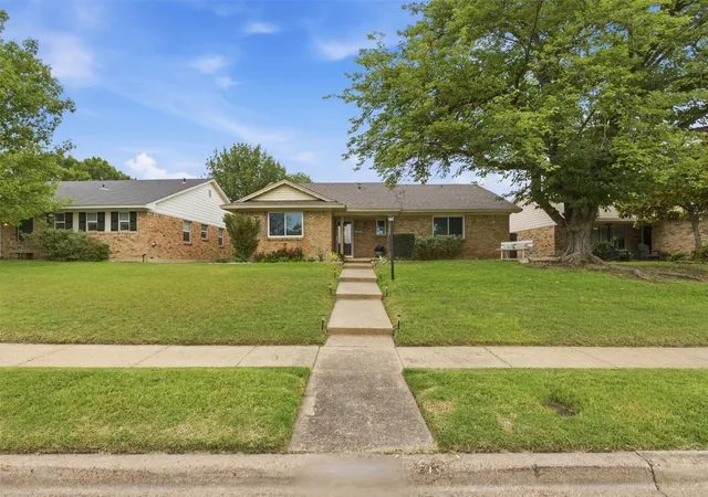 Homes for sale in Dallas, TX | 9115 Westglen Dr, Dallas, TX 75228 | MLS# 21281352