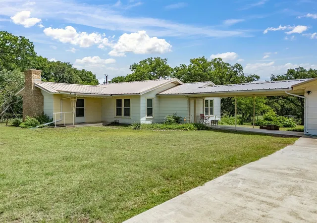 Homes for sale in Bowie, TX | 381 Bynum Rd, Bowie, TX 76230 | MLS# 21285171