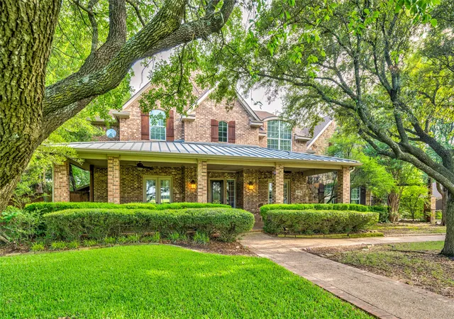 Photo 2 of Mansion for sale at 3905 Rothschild Dr, Flower Mound, TX 75022 | MLS# 21284844 | Listing updated on 2026-09-23