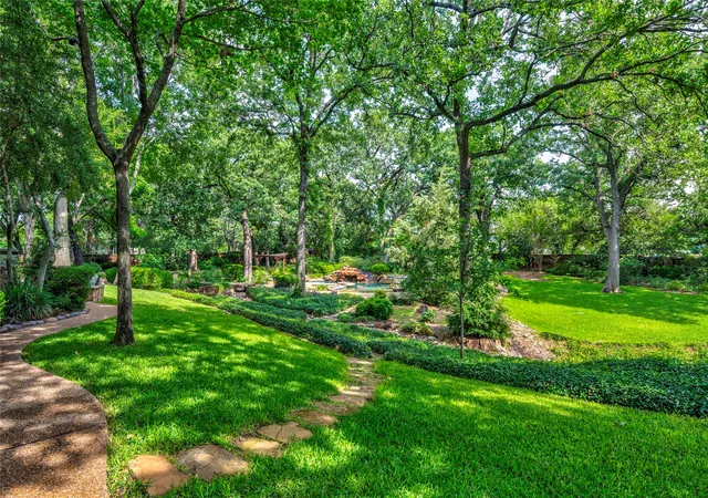 Homes for sale in Flower Mound, TX | 3905 Rothschild Dr, Flower Mound, TX 75022 | MLS# 21284844