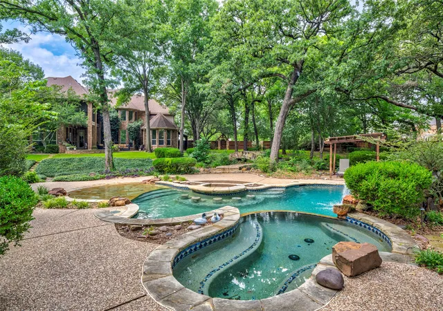 Homes for sale in Flower Mound, TX | 3905 Rothschild Dr, Flower Mound, TX 75022 | MLS# 21284844