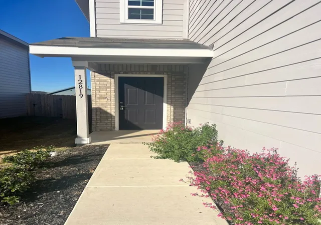Photo 3 of Sale Pending at 107 Lost Creek Trl, Abilene, TX 79602 | MLS# 21285490 | Listing updated on 2026-10-05