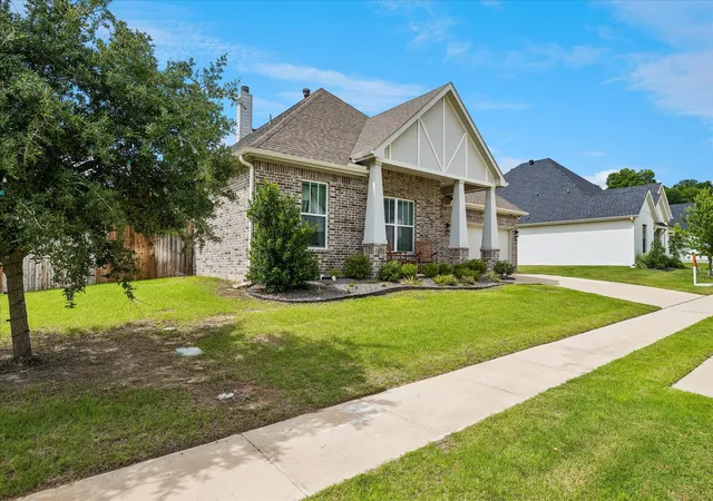 3rd image of 215 E Furlong, Willow Park, TX 76087 | MLS# 21283250