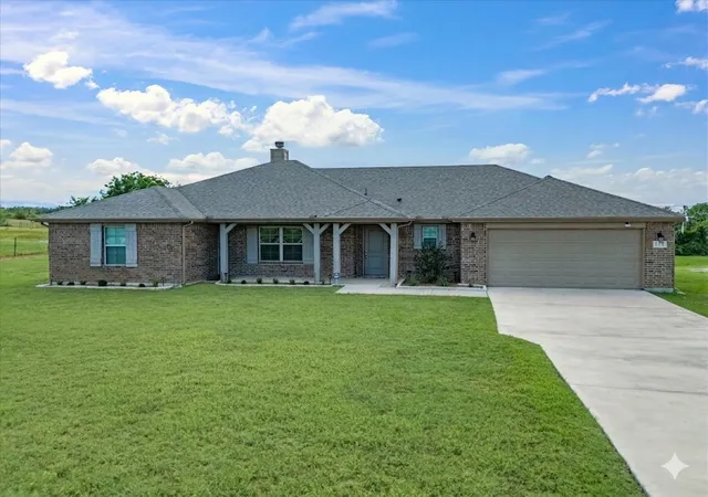 Homes for sale in Springtown, TX | 129 Springwood Ranch Loop, Springtown, TX 76082 | MLS# 21264701