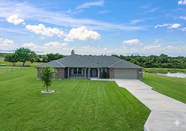 Homes for sale in Springtown, TX | 129 Springwood Ranch Loop, Springtown, TX 76082 | MLS# 21264701