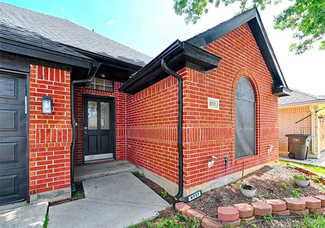 Photo 3 of Sale Pending at 8737 San Joaquin Trl, Fort Worth, TX 76118 | MLS# 21283100 | Listing updated on 2026-07-14