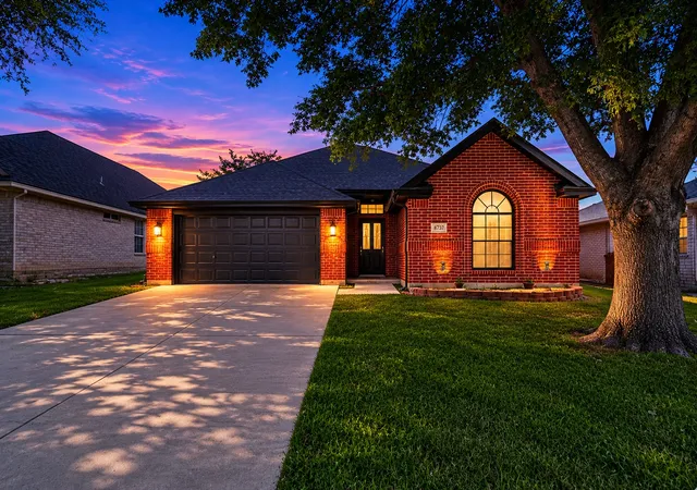 Photo 3 of Sale Pending at 8737 San Joaquin Trl, Fort Worth, TX 76118 | MLS# 21283100 | Listing updated on 2026-07-14