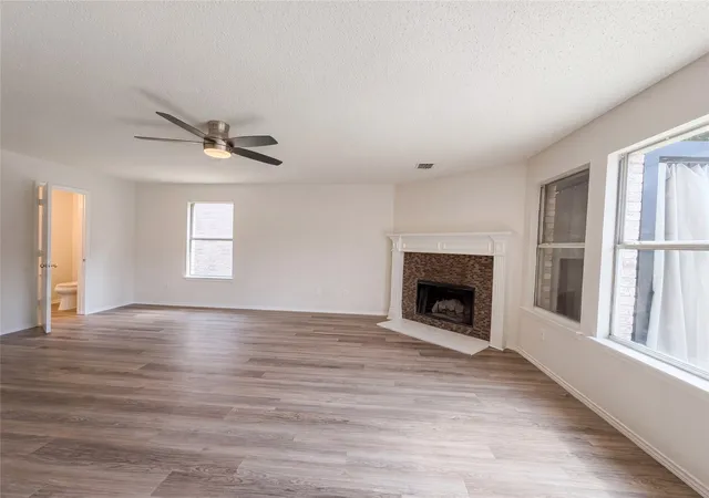 Photo 3 of Sale Pending at 2320 Bantry Ln, Arlington, TX 76002 | MLS# 21285582 | Listing updated on 2026-07-24
