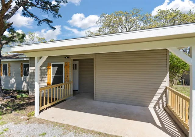 Photo 3 of Single family home for sale at 2068 Bristow Pt, Eufaula, OK 74432 | MLS# 21281046 | Listing updated on 2026-07-09