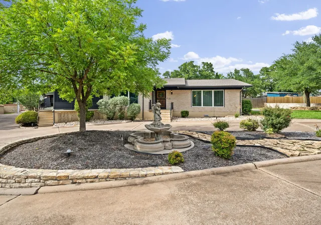 Photo 1 of Single family home for sale at 801 Nw 7th Ave, Mineral Wells, TX 76067 | MLS# 21279948 | Listing updated on 2026-07-15