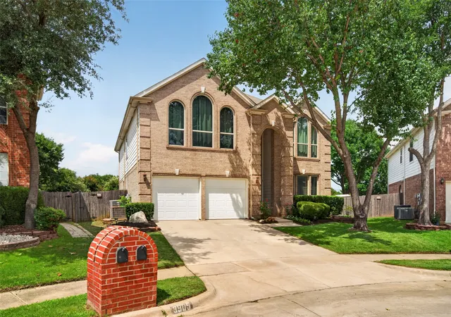Photo 2 of Sale Pending at 3905 Lacebark Ln, Bedford, TX 76021 | MLS# 21270911 | Listing updated on 2026-07-13