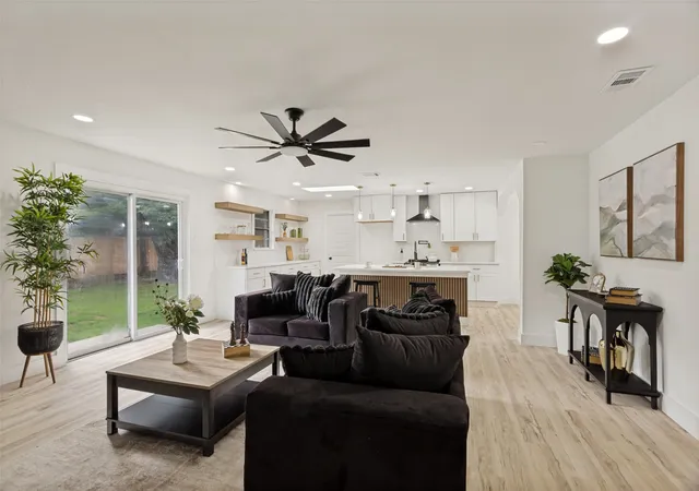 Photo 3 of Single family home for sale at 3816 Springbranch Dr, Benbrook, TX 76116 | MLS# 21285634 | Listing updated on 2026-07-22