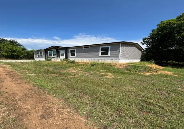 Homes for sale in Kemp, TX | 1429 Oak Hill Dr, Kemp, TX 75143 | MLS# 21285589