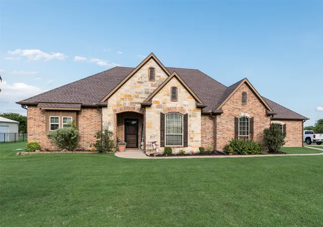 Homes for sale in Oak Ridge, TX | 1132 Chartres St, Oak Ridge, TX 75142 | MLS# 21285574