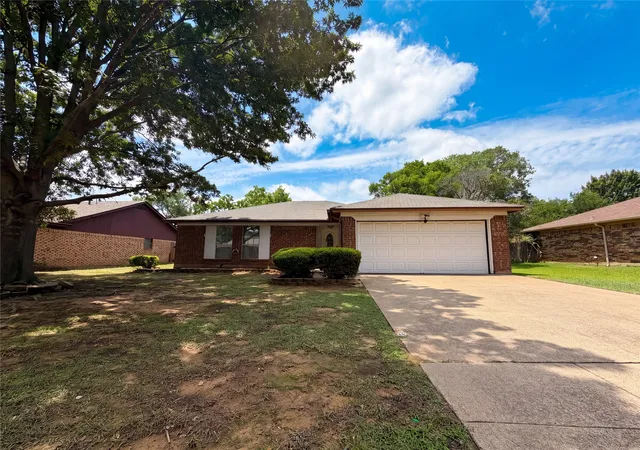 1st image of 6304 Big Springs Dr, Arlington, TX 76001 | MLS# 21285674