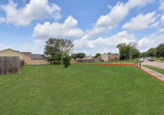 Photo 3 of Sale Pending at 2804 Miller Pl, Mesquite, TX 75150 | MLS# 21285406 | Listing updated on 2026-07-11