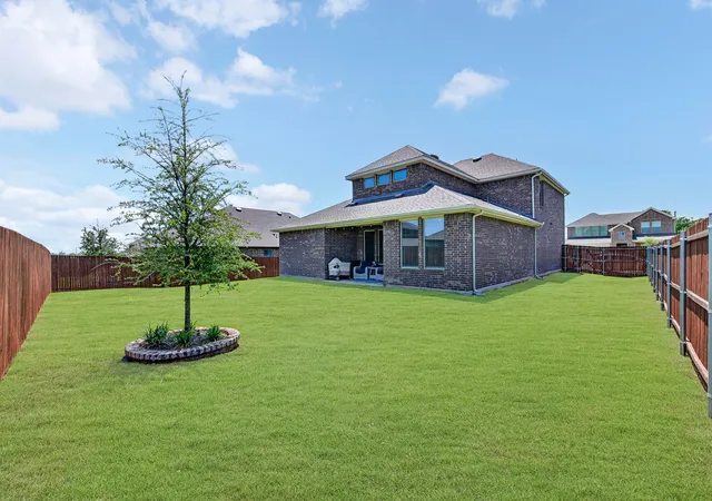 Photo 2 of Sale Pending at 920 Arkan Ln, Fort Worth, TX 76120 | MLS# 21285690 | Listing updated on 2026-08-24