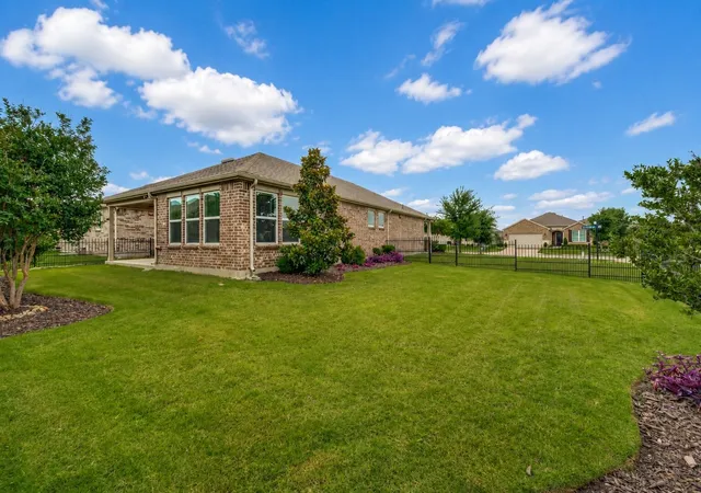 Homes for sale in Little Elm, TX | 7661 Heritage Dr, Little Elm, TX 76227 | MLS# 21275610