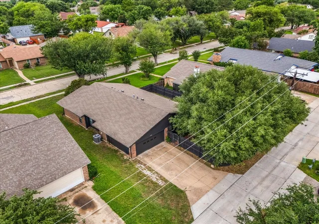 Homes for sale in Carrollton, TX | 3120 Mayfair Dr, Carrollton, TX 75007 | MLS# 21284593