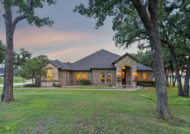 1st image of 120 Hidden Valley Airpark, Denton, TX 76208 | MLS# 21258980
