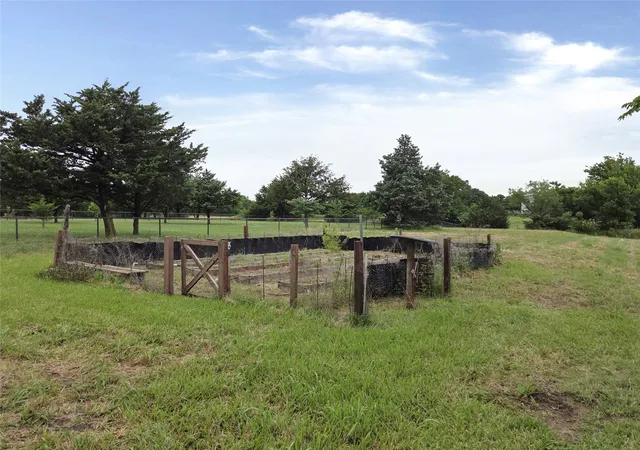 Homes for sale in Whitesboro, TX | 327 County Road 160, Whitesboro, TX 76273 | MLS# 21285815