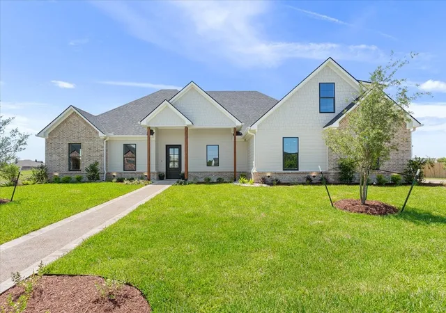 Homes for sale in Robinson, TX | 135 Paddle Boat Ct, Robinson, TX 76706 | MLS# 21284534