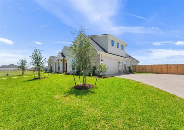 Homes for sale in Robinson, TX | 135 Paddle Boat Ct, Robinson, TX 76706 | MLS# 21284534